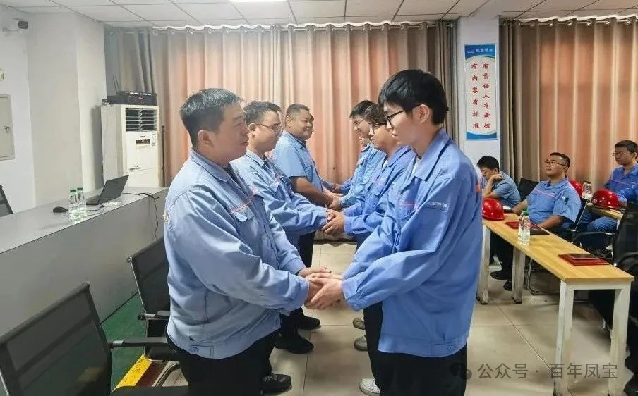 师徒结对 淬火成钢——乐玩(中国)管业举行第三届“薪火相传、携手共进”拜师仪式